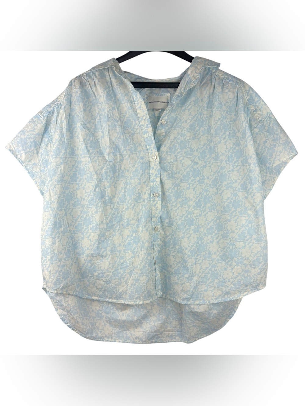 American Eagle Outfitters Light Blue Floral Button-Up Top Oversized Women’s M